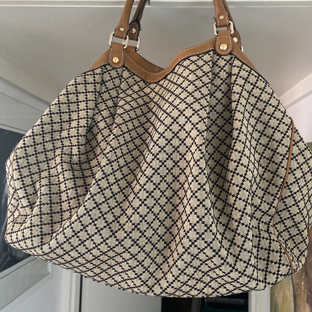 Gucci handbag, authentic, comes with Gucci authenticity card.. Perfect condition - Picture 1 of 9